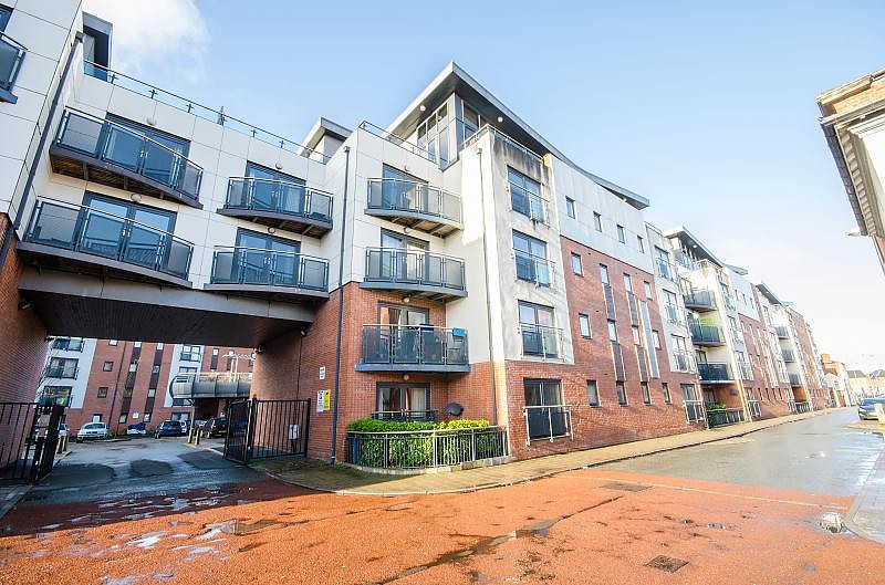 2 bedroom House LSTC