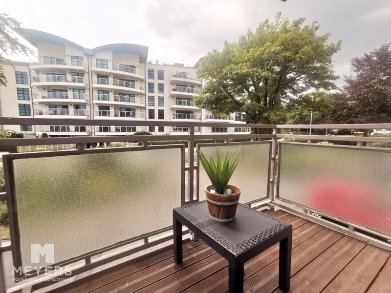 2 bedroom Apartment Let