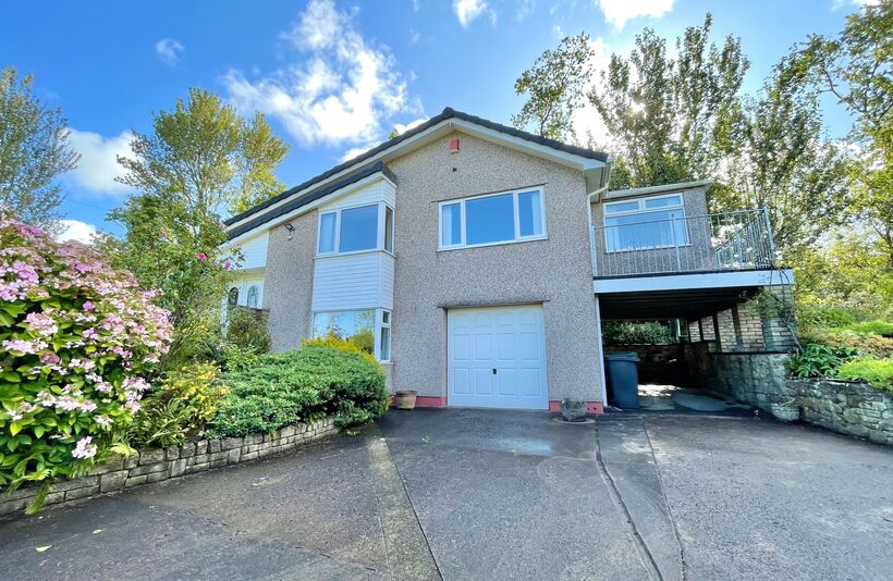 4 bedroom Detached house SSTC