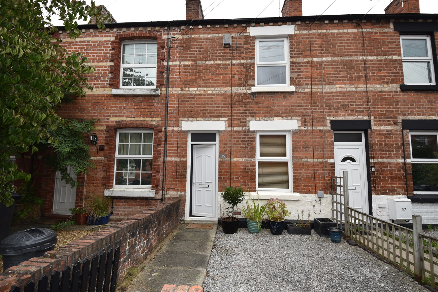 2 bedroom House LSTC