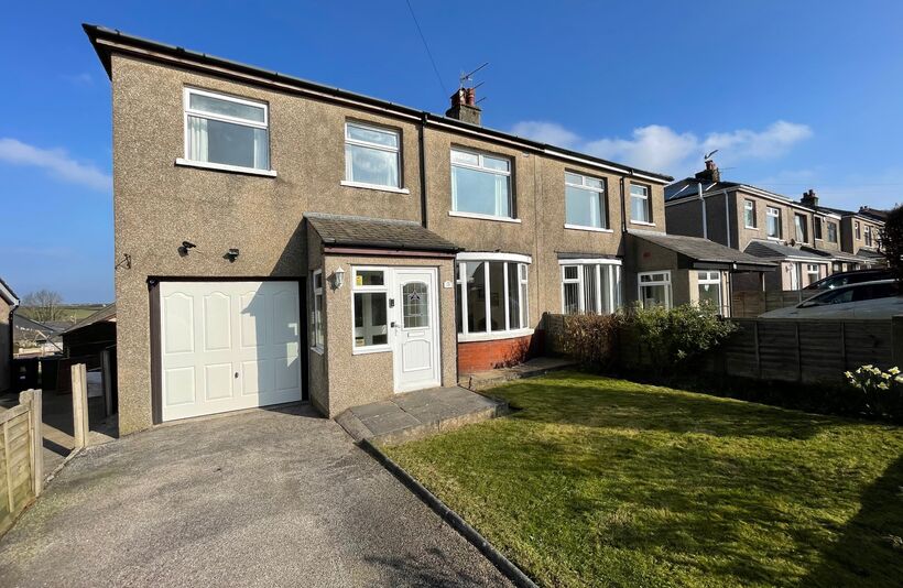 3 bedroom Semi-detached house SSTC