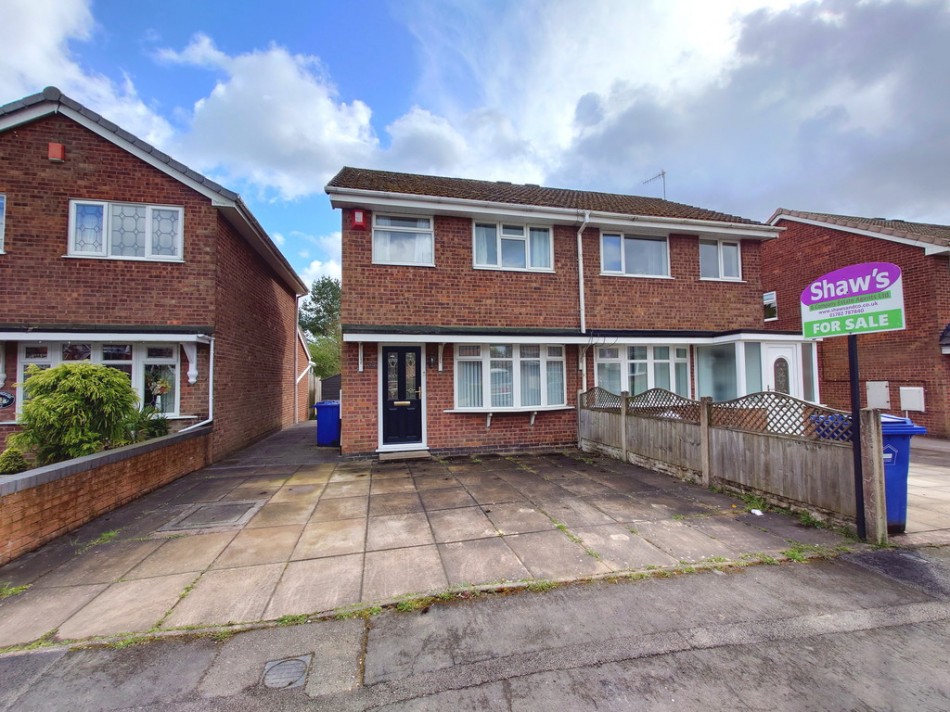 3 bedroom Semi-detached house SSTC