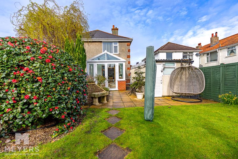 3 bedroom Semi-Detached House Sold