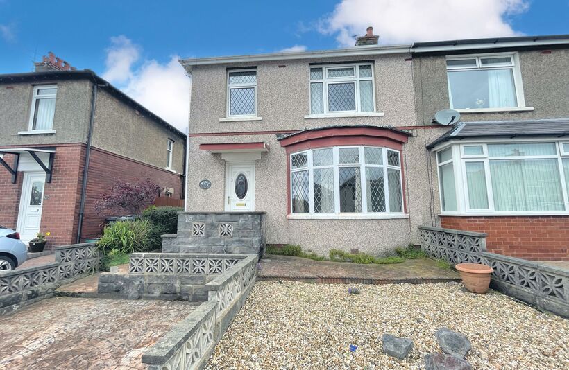 3 bedroom Semi-detached house SSTC