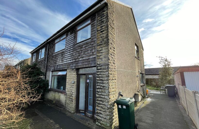3 bedroom Semi-Detached House SSTC