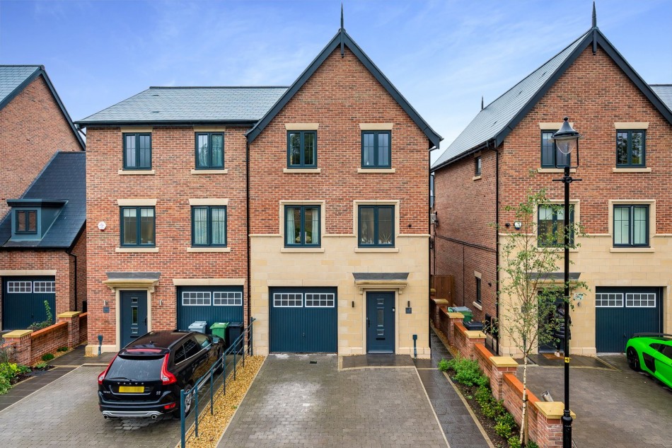 4 bedroom Property For Sale