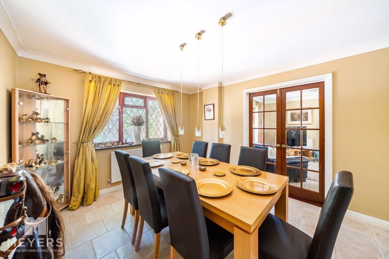 5 bedroom Detached house Sold