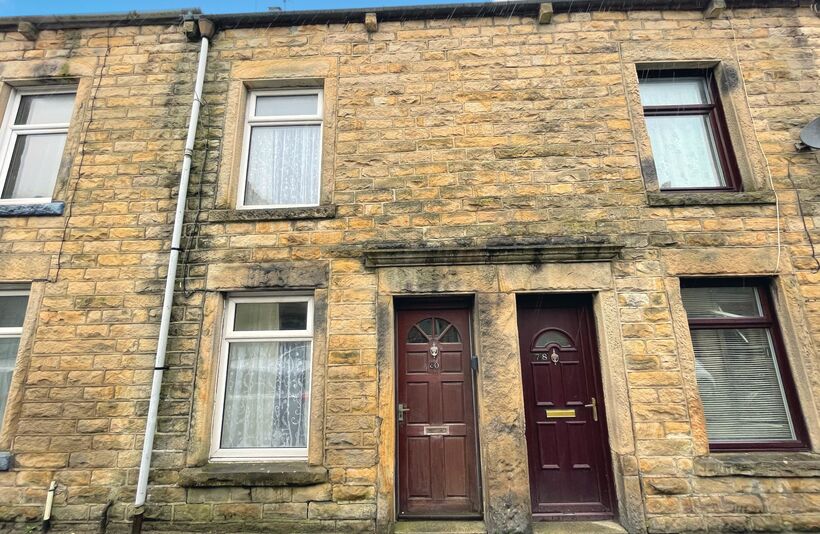 2 bedroom Terraced House SSTC