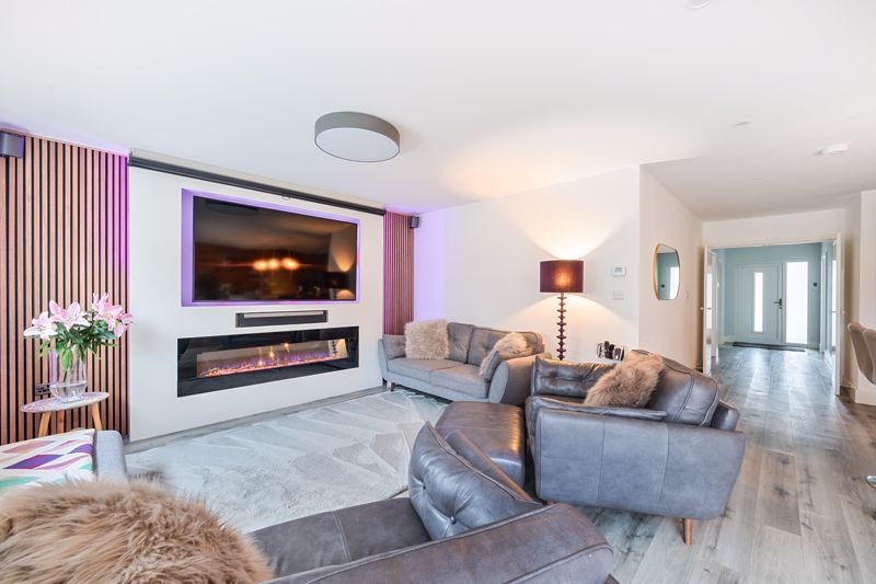 4 bedroom Detached house Sold