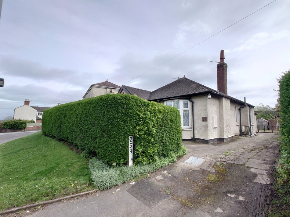 3 bedroom Detached House SSTC
