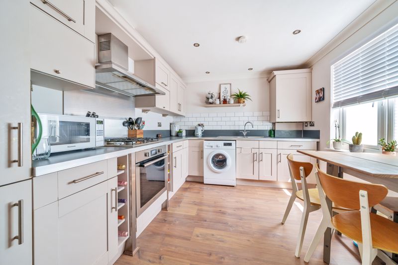 4 bedroom End of Terrace House Sold