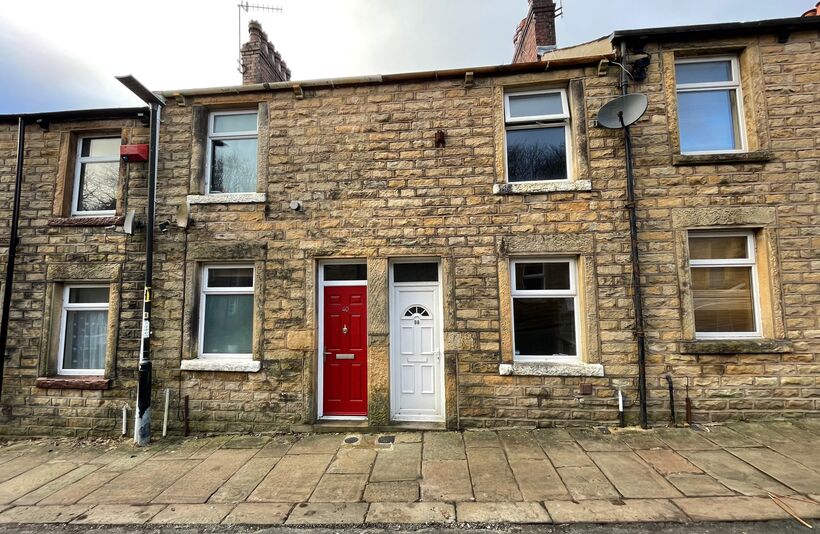 2 bedroom Terraced House SSTC