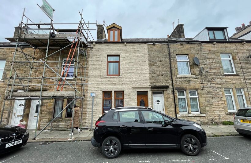 2 bedroom Terraced House SSTC