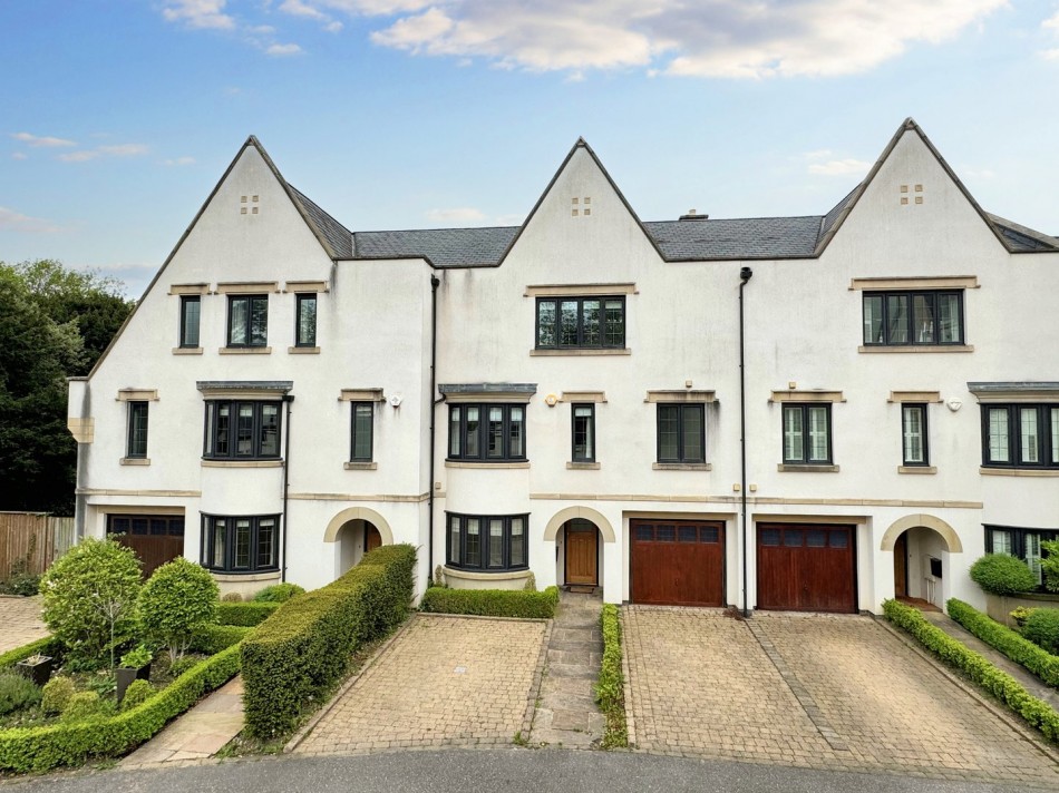4 bedroom  To Let