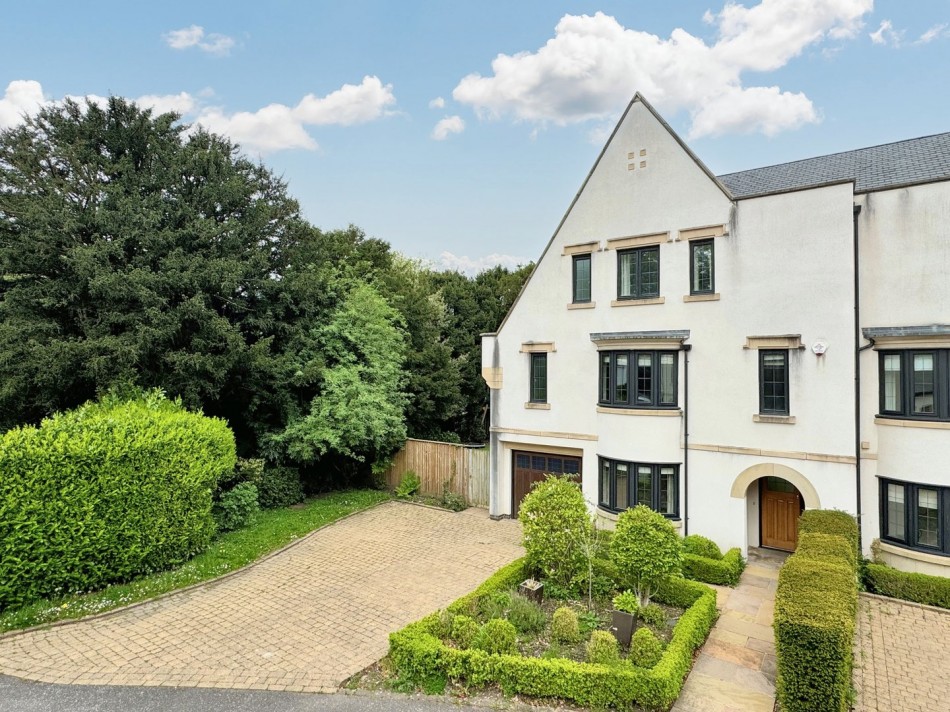 4 bedroom  To Let