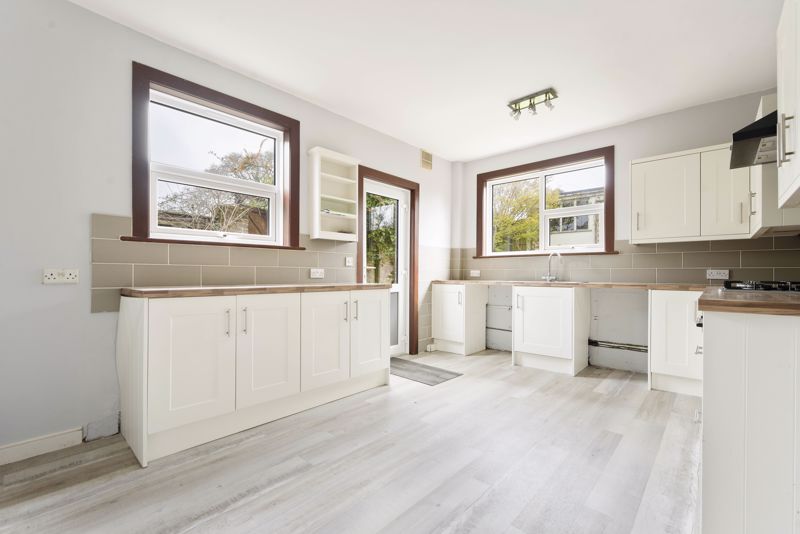 5 bedroom Semi-Detached House Sold