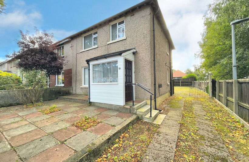 3 bedroom Semi-detached house SSTC