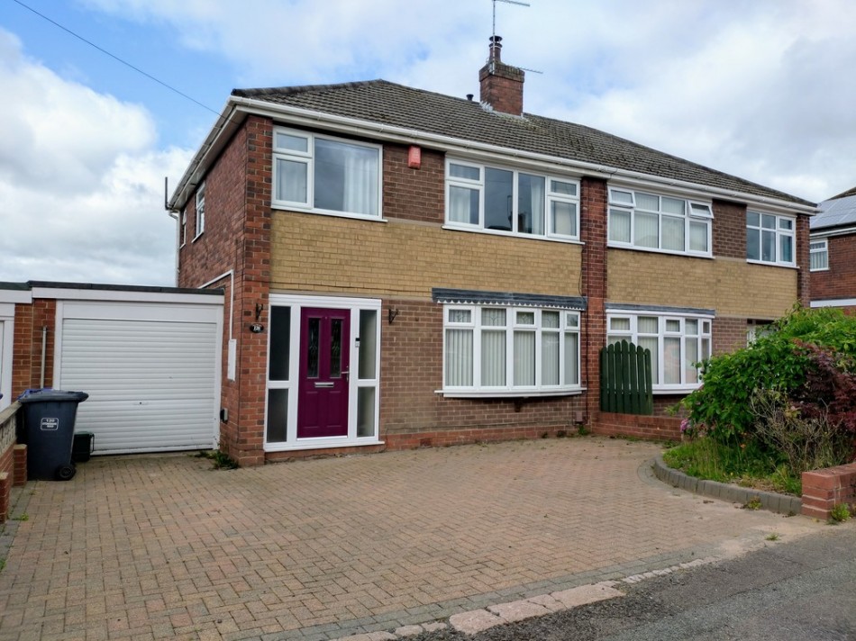 3 bedroom Semi-detached house SSTC