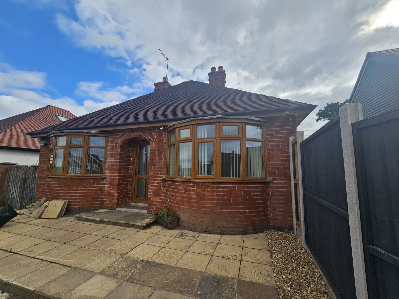 2 bedroom Detached To Let