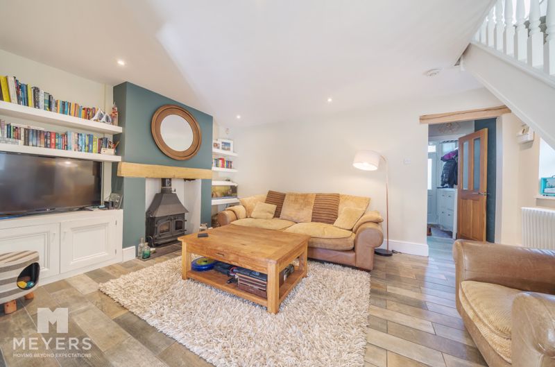 3 bedroom Semi-detached house Sold