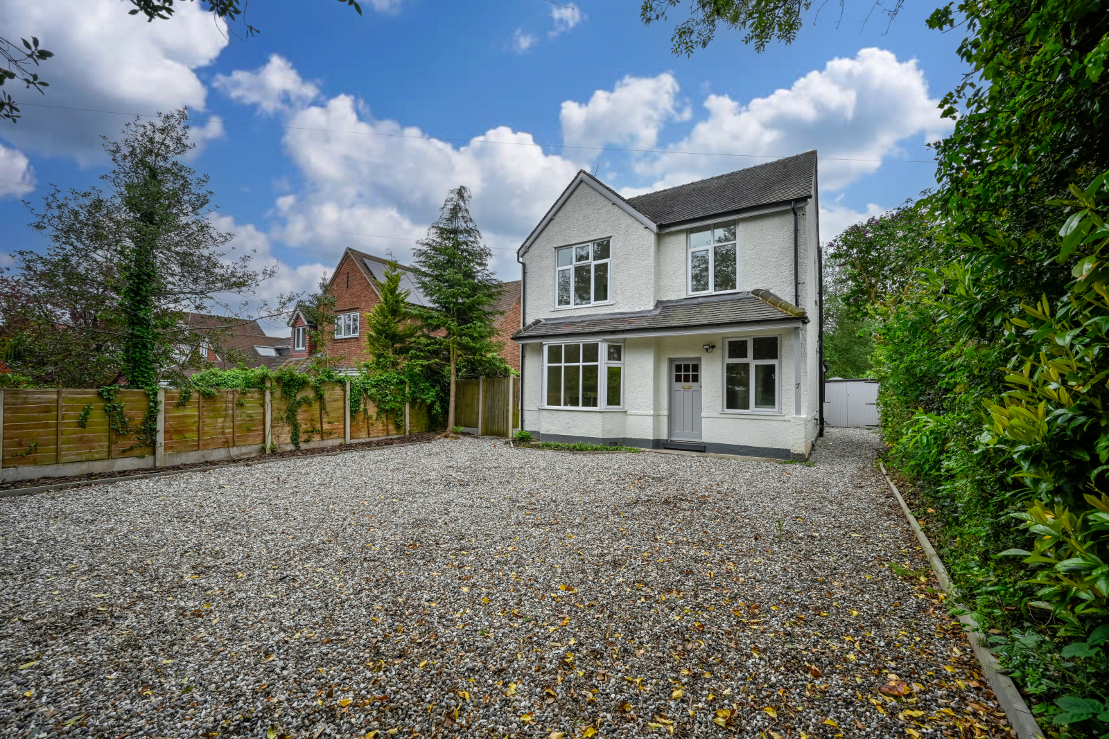 5 bedroom Detached House To Let