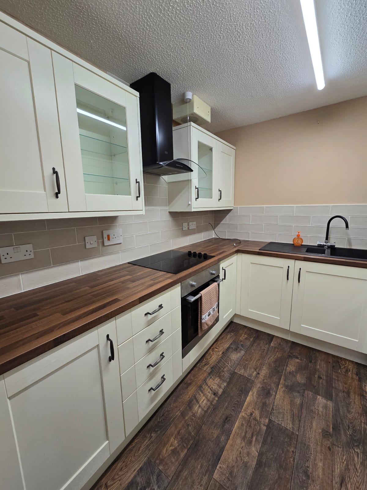 3 bedroom Apartment To Let