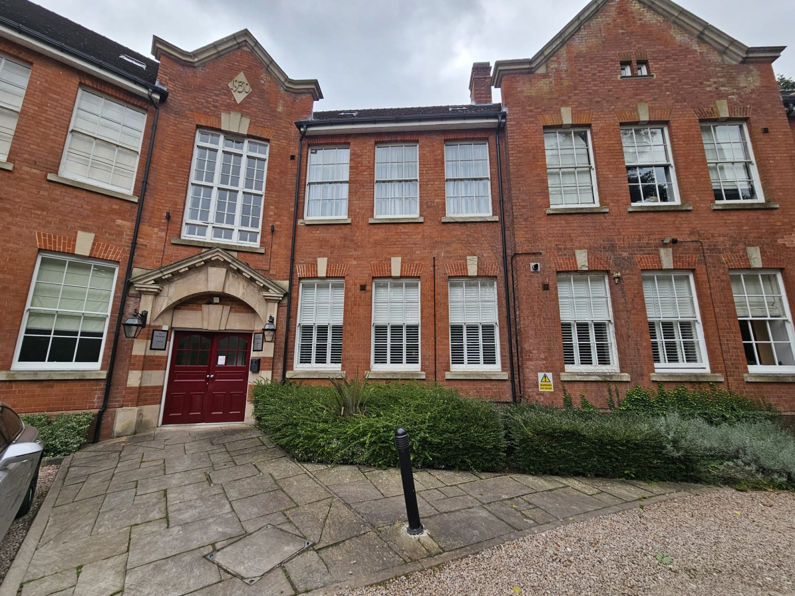 2 bedroom Apartment To Let