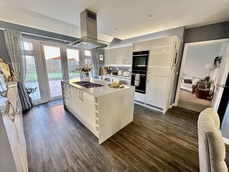 4 bedroom Detached House Sold