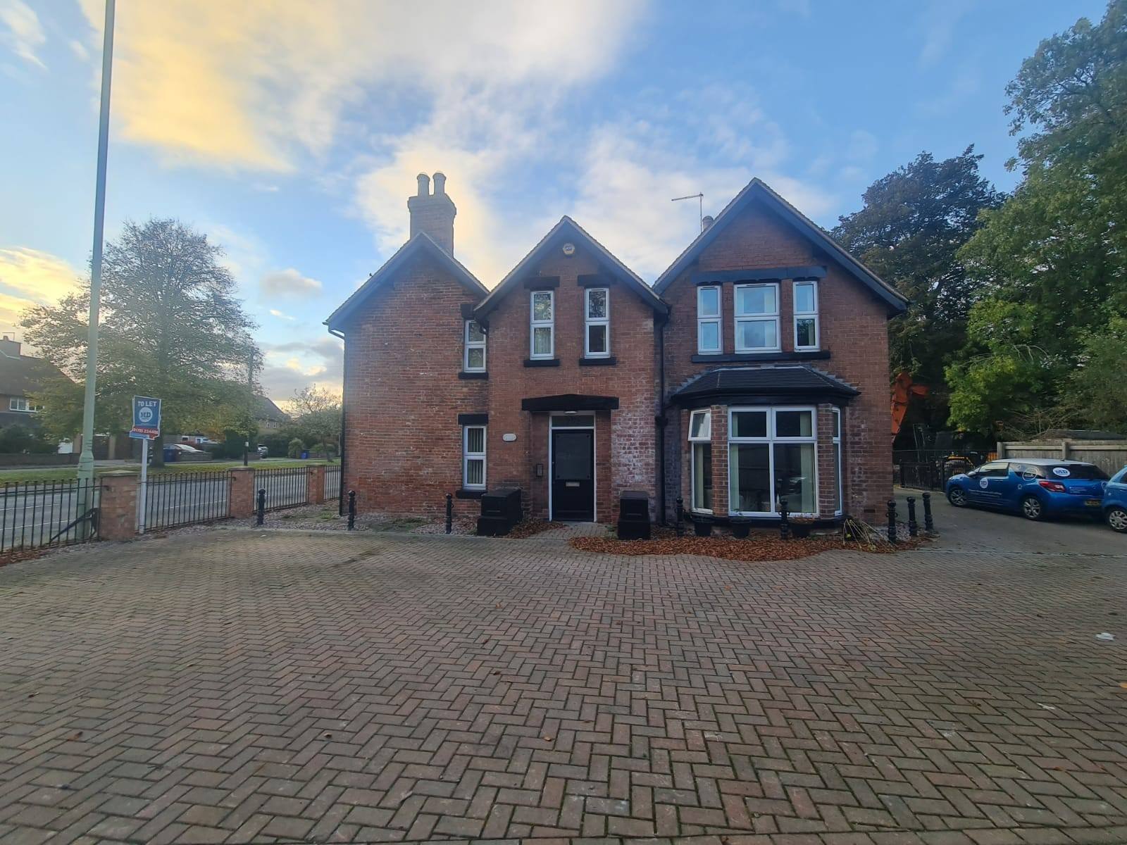2 bedroom Apartment To Let
