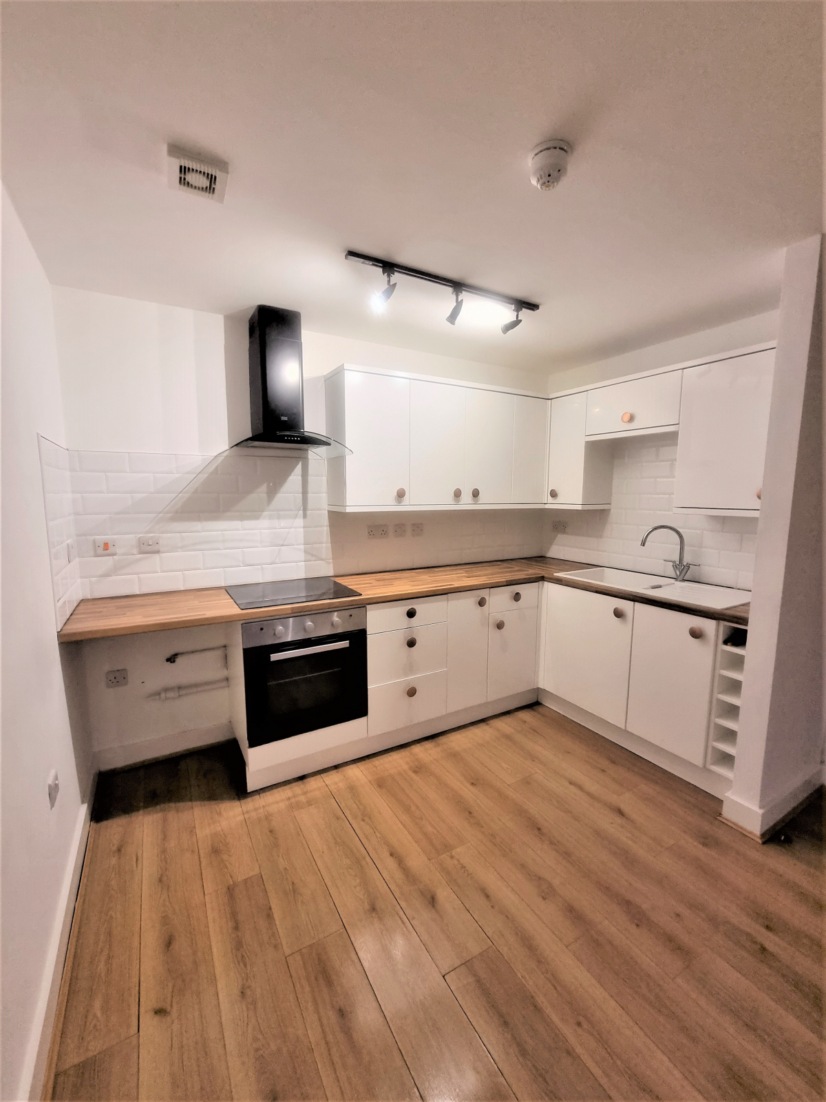 2 bedroom Apartment To Let