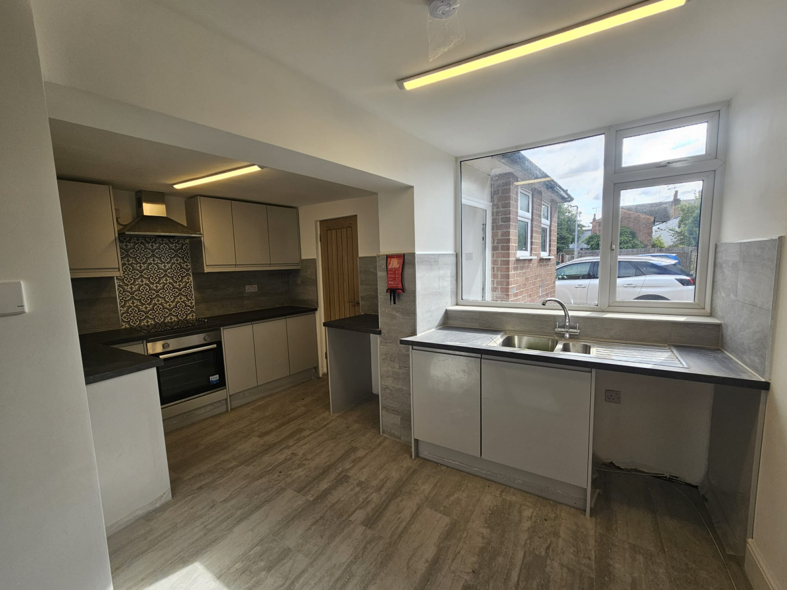 3 bedroom End of Terrace House To Let