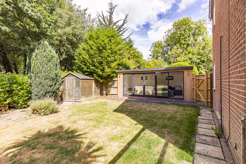 4 bedroom Detached House Sold