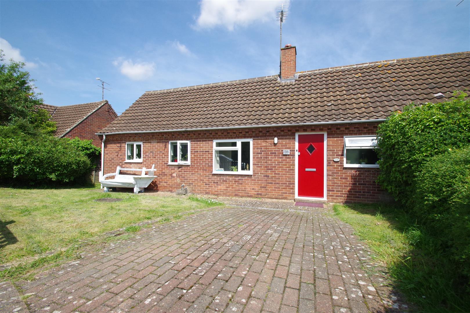2 bedroom Bungalow For Sale