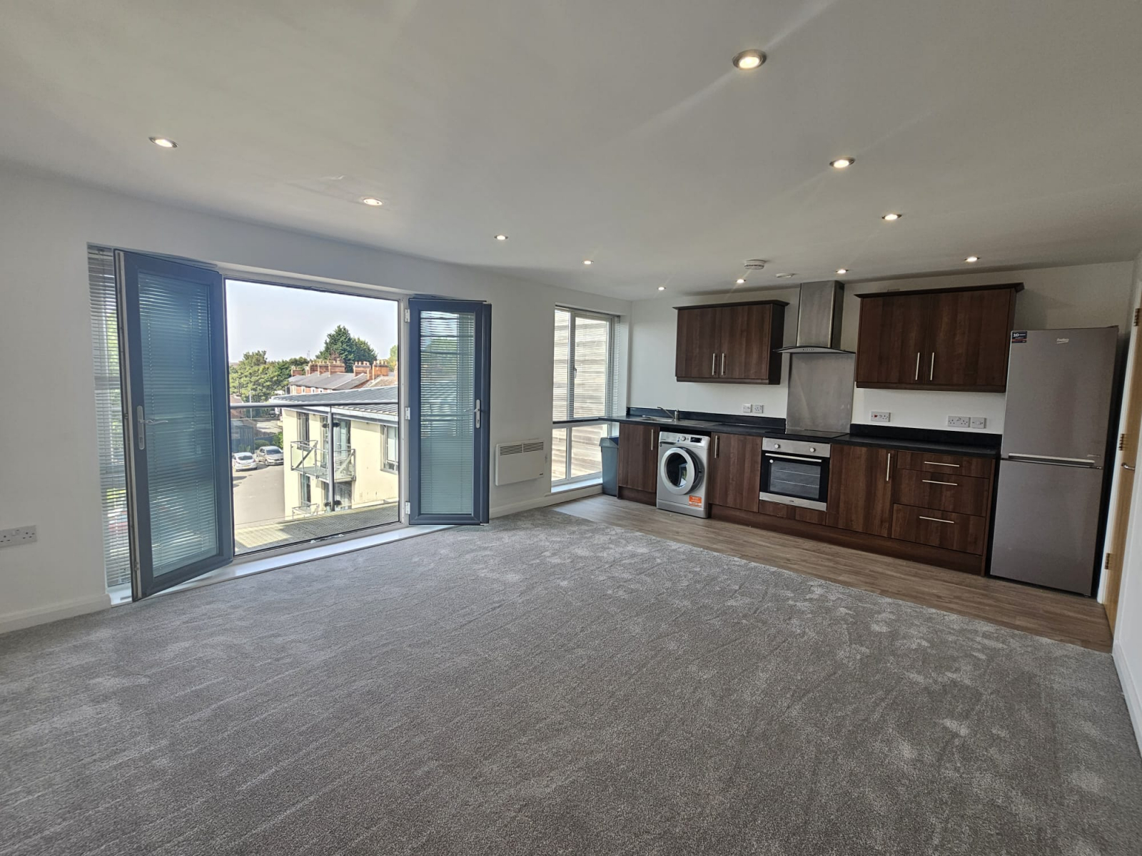 2 bedroom Apartment To Let