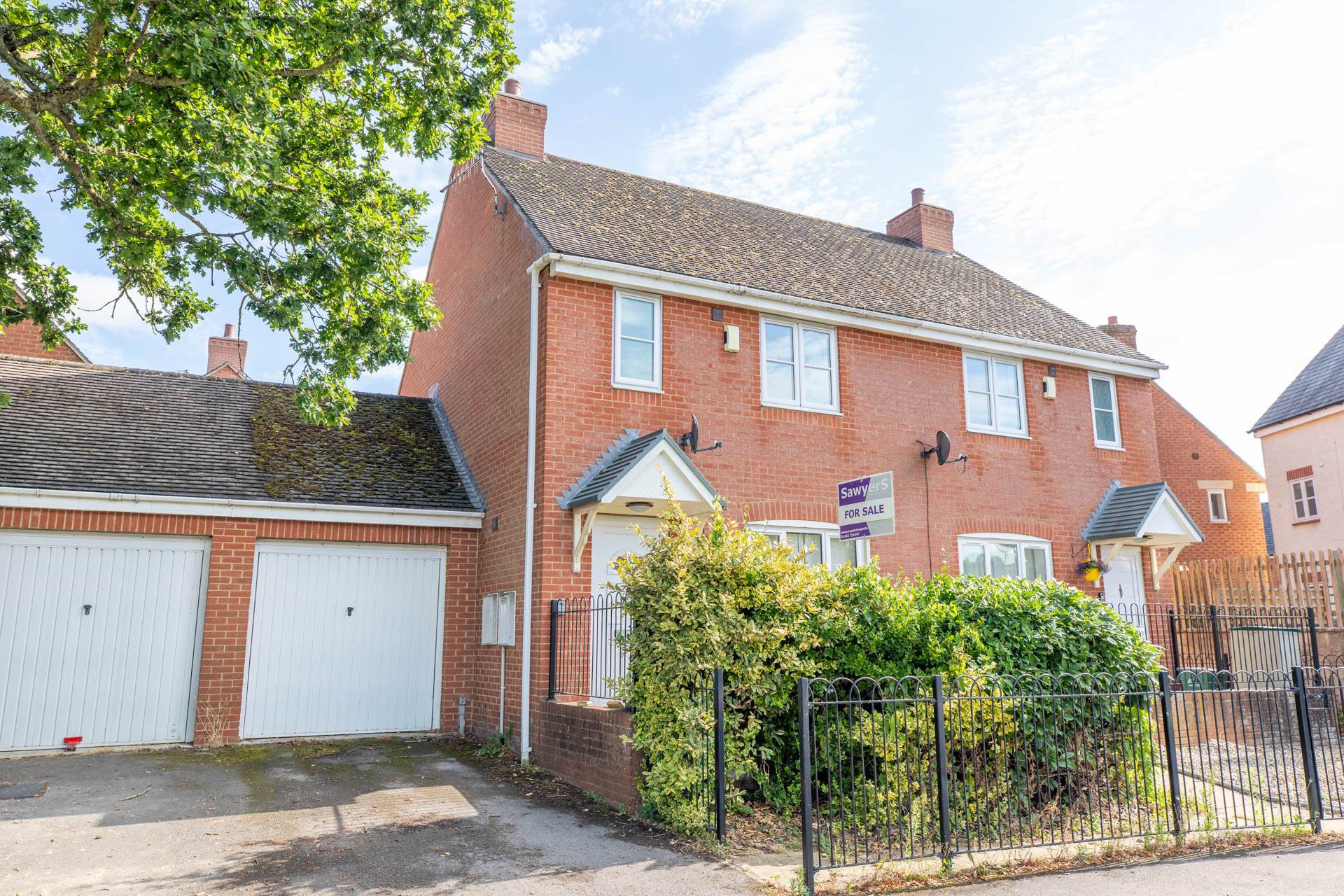 3 bedroom Semi-Detached For Sale