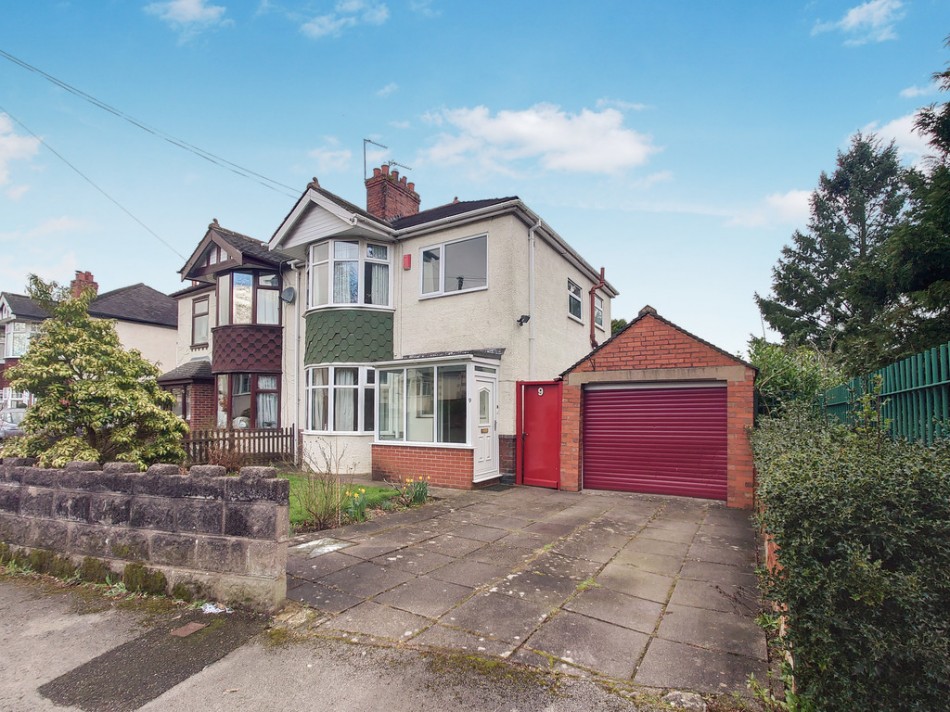 3 bedroom Semi-detached house Sold