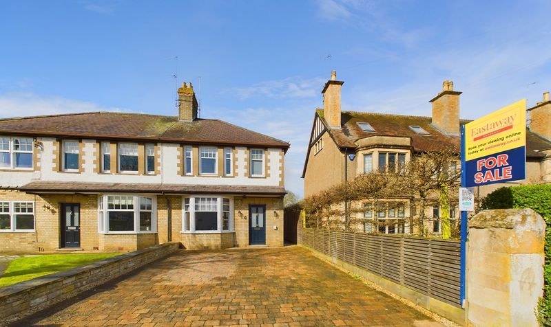 3 bedroom Semi-Detached House SSTC
