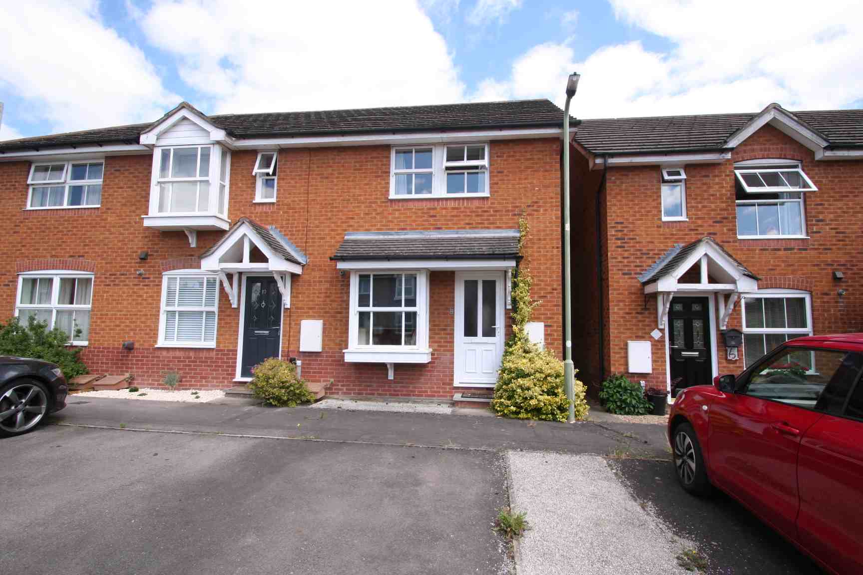 2 bedroom Semi-detached house Let