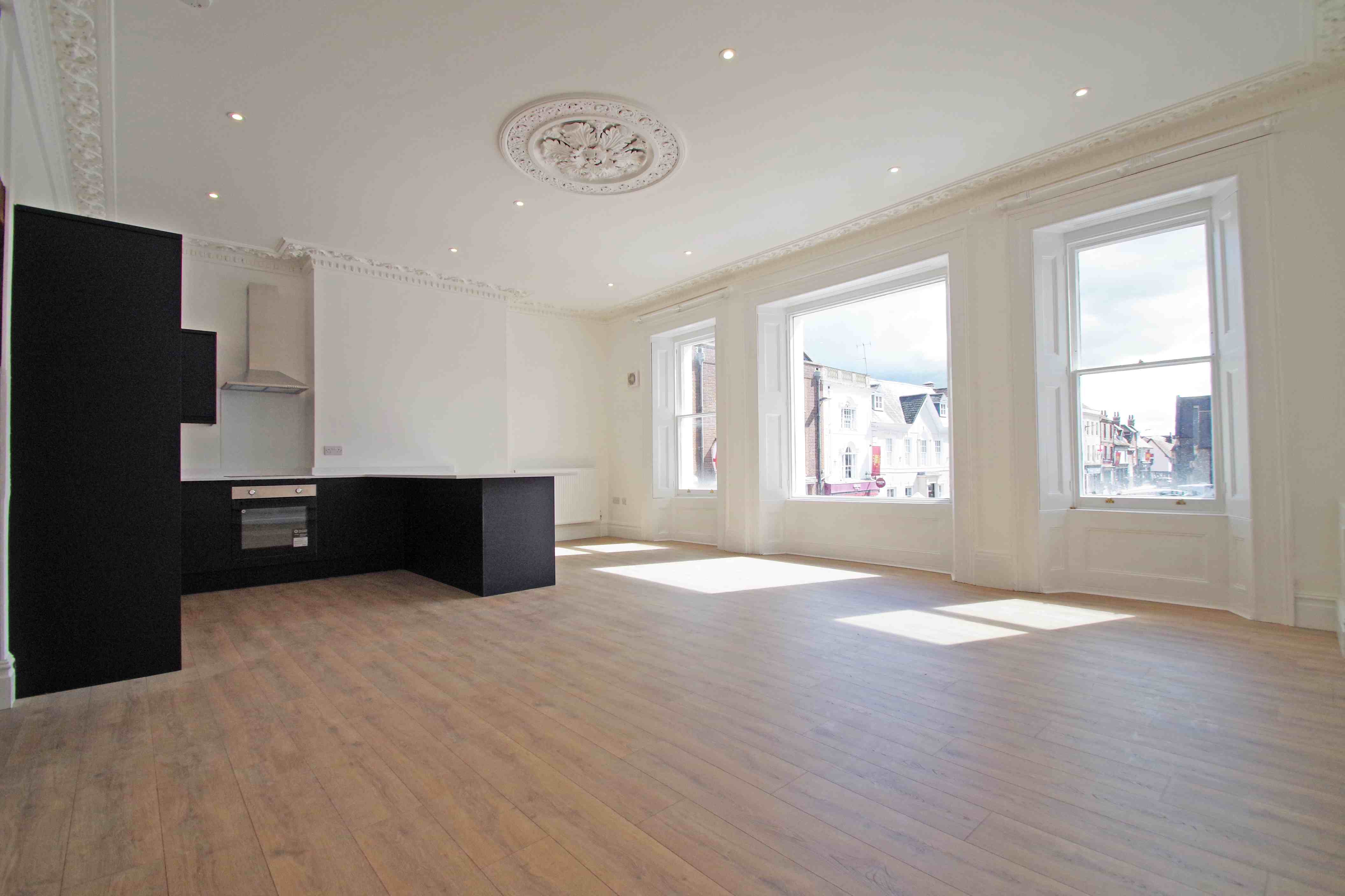 3 bedroom Apartment Let