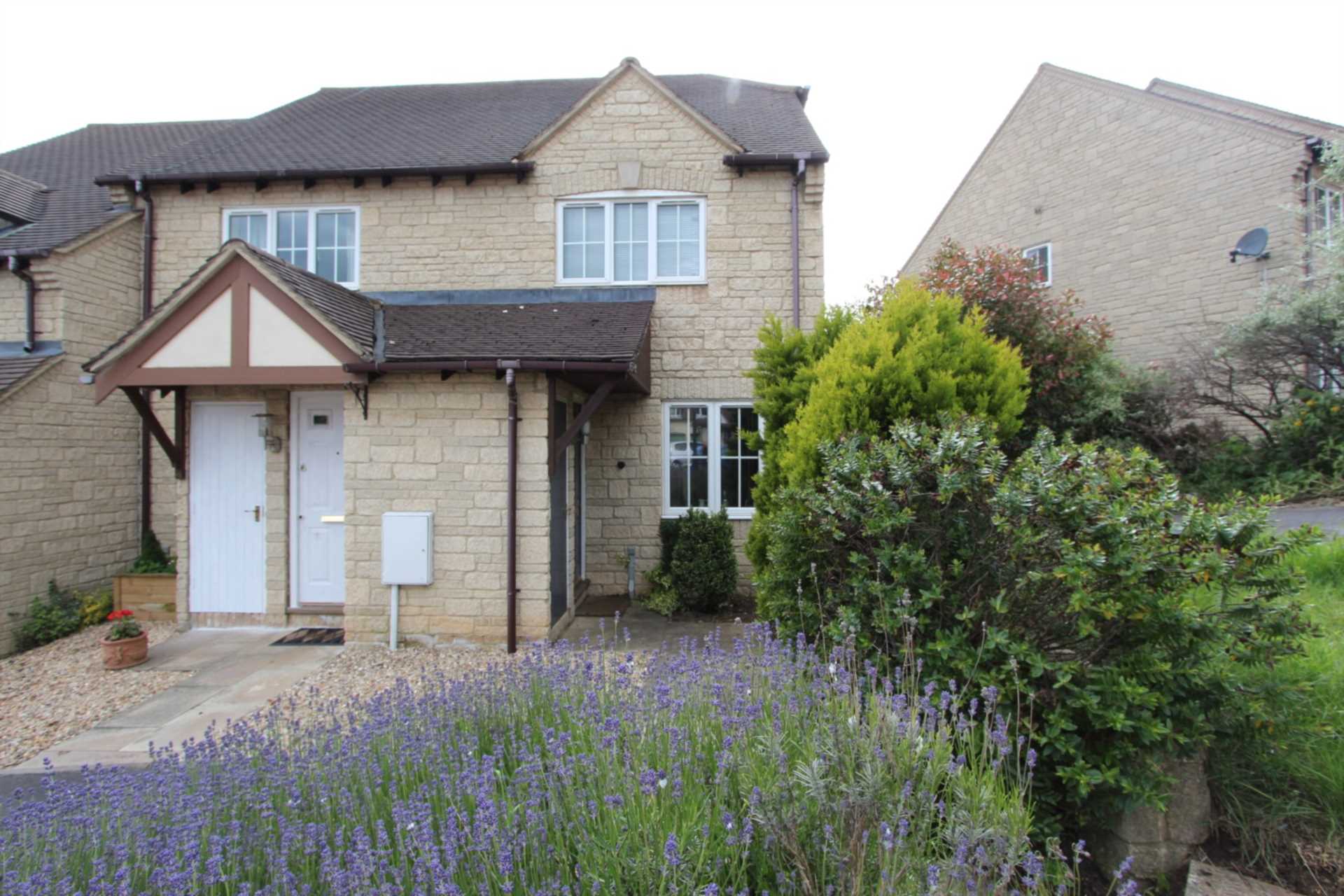 2 bedroom End Terrace Let