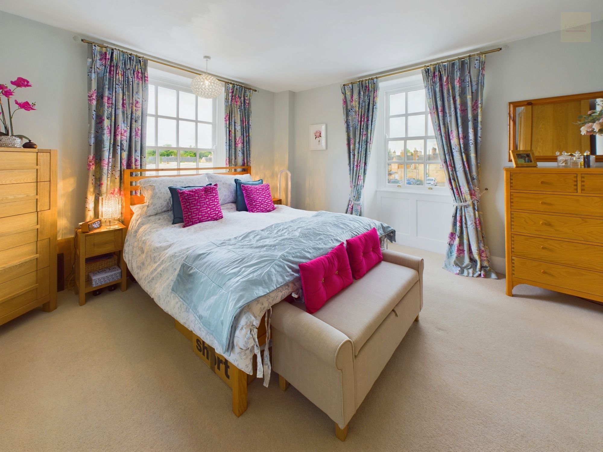 5 bedroom House For Sale