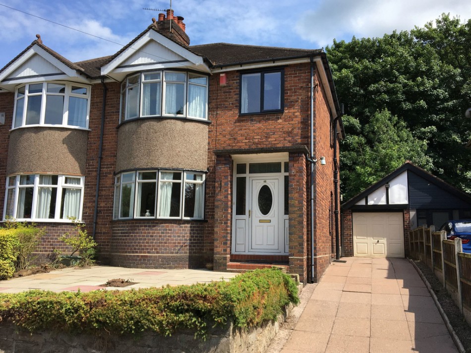 3 bedroom Semi-Detached House SSTC