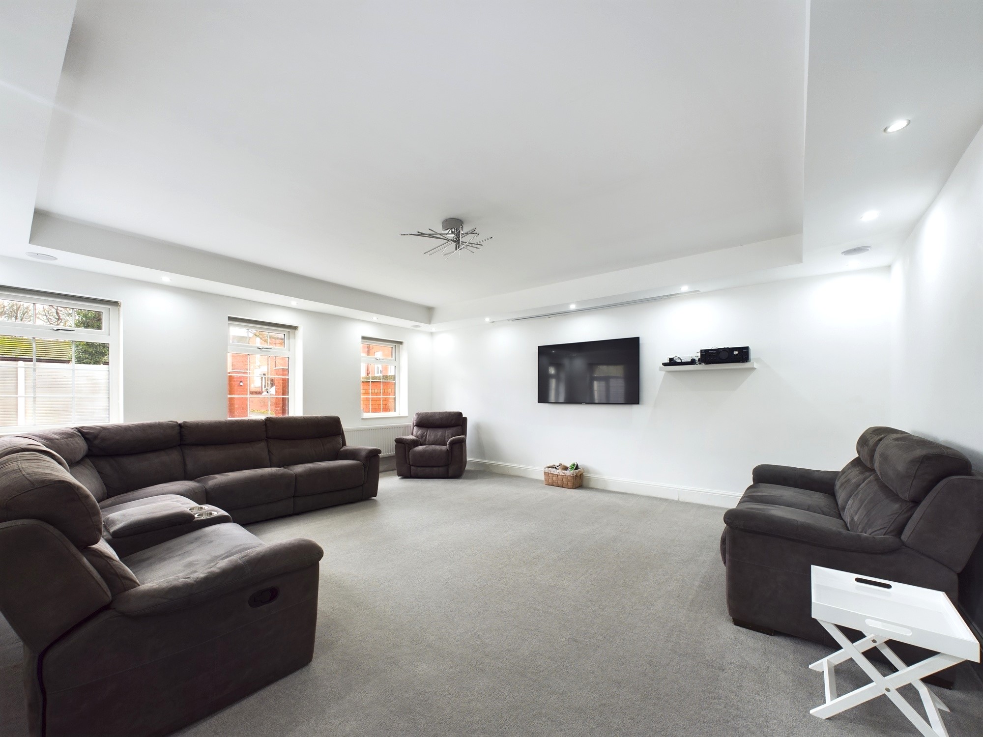 5 bedroom Semi-Detached House For Sale