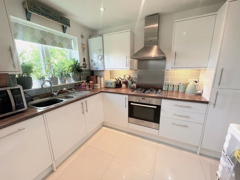 2 bedroom Detached house Sold