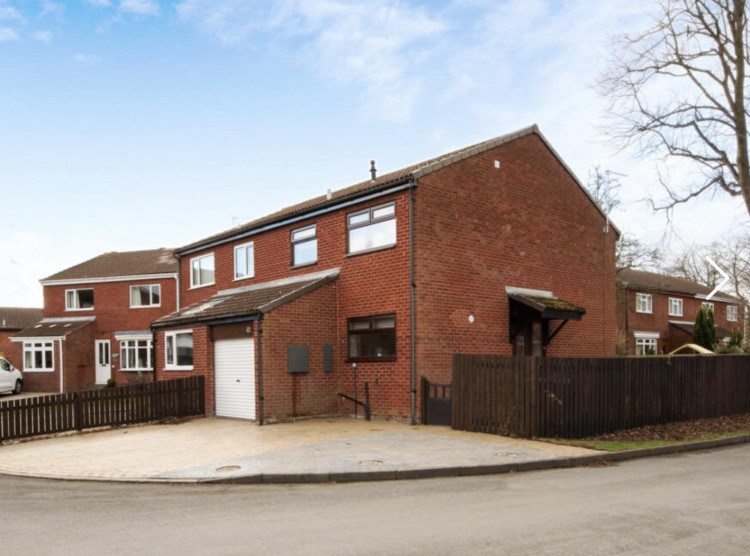 3 bedroom Semi-Detached House Let