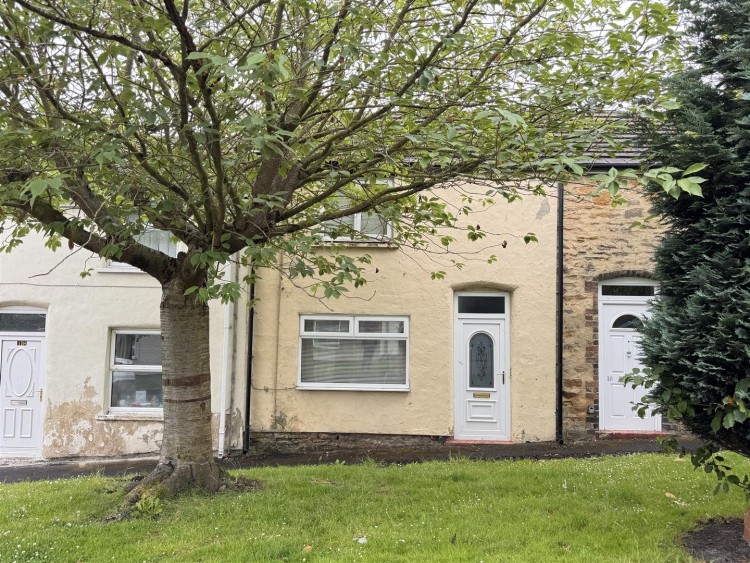 2 bedroom Terraced House SSTC
