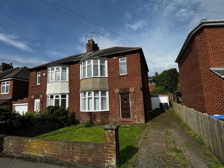 3 bedroom Semi-Detached House SSTC