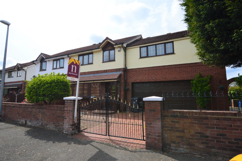 4 bedroom Semi-Detached House To Let
