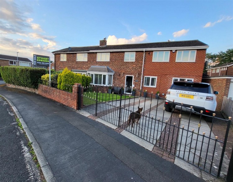 5 bedroom Semi-Detached House For Sale