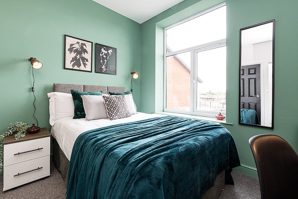 8 bedroom House Let agreed